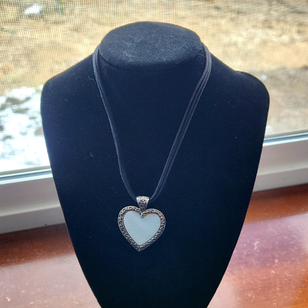 Reversible shocker necklace